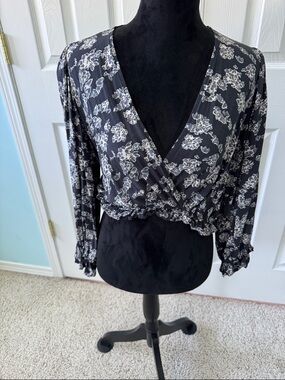 Final Touch Black Floral Surplice Long Sleeve Top